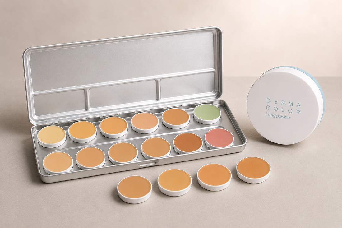 Paleta, refis e produtos do sistema Dermacolor para maquiagem profissional