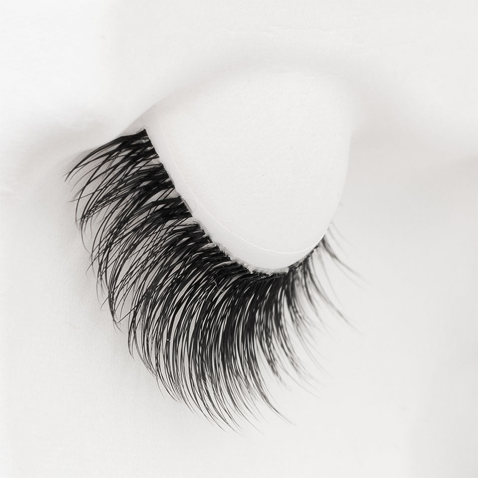 Cílios Postiços Dramatic Fluffy Definition Kryolan – imagem oficial 1